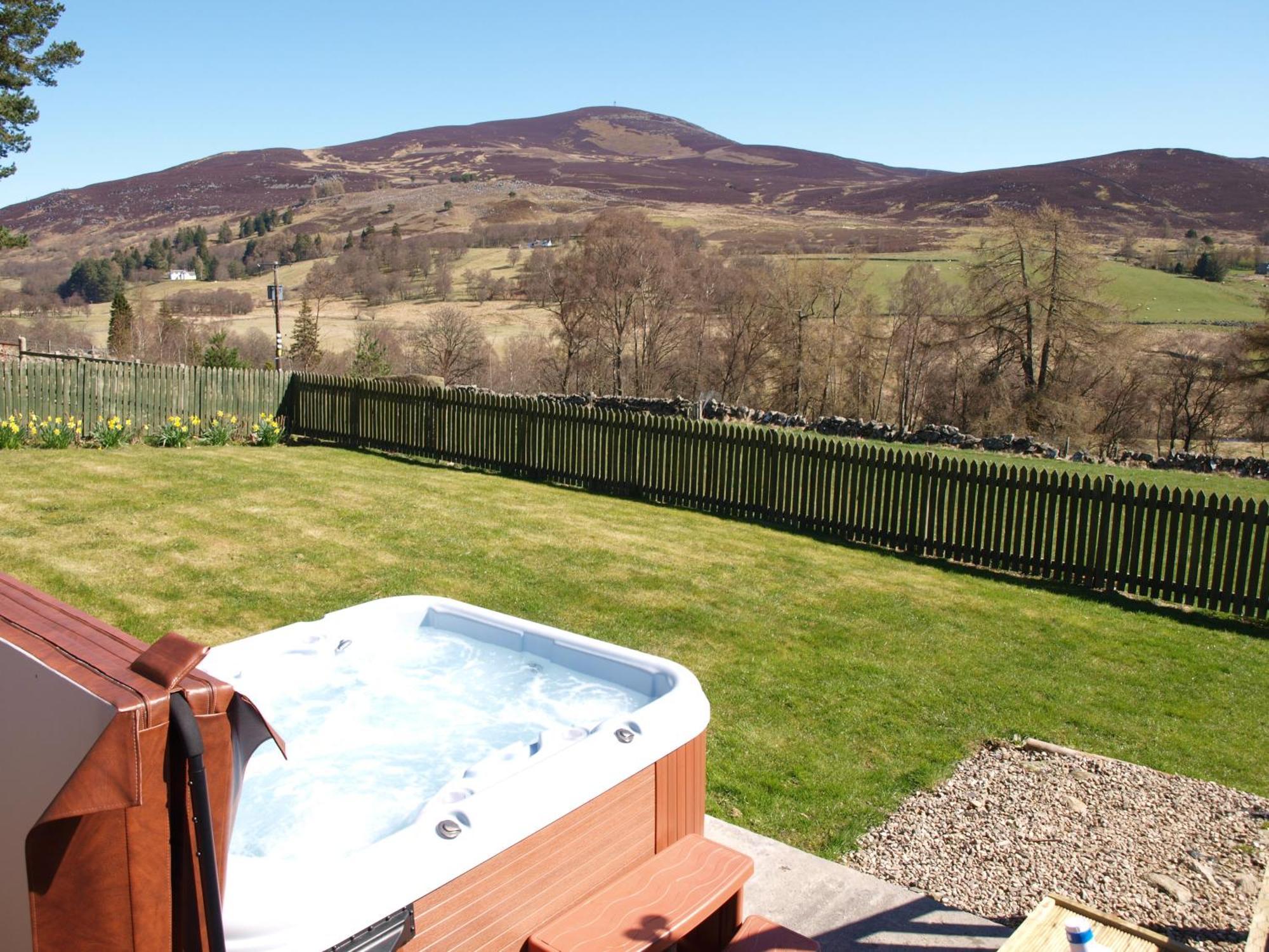 Dalnoid Cottages & Treehouses Nr Glenshee 외부 사진